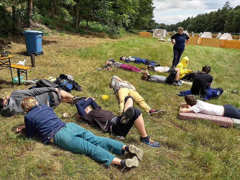 stavíme tábor u Rokytky (7)