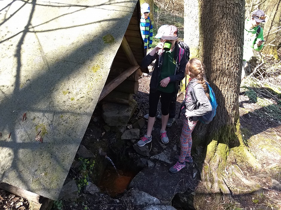 výprava ZOO (4) - u studánky