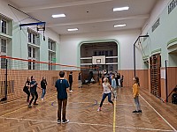 Ringo v tělocvična - schůzka